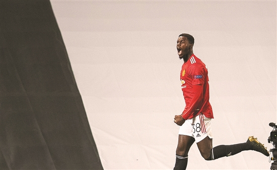 今晨体能课后,里尔防线松动备战法甲,更衣室稳定,资深球员宣示担当的简单介绍 今晨体能课后,里尔防线松动备战法甲,更衣室稳定,资深球员宣示担当的简单介绍